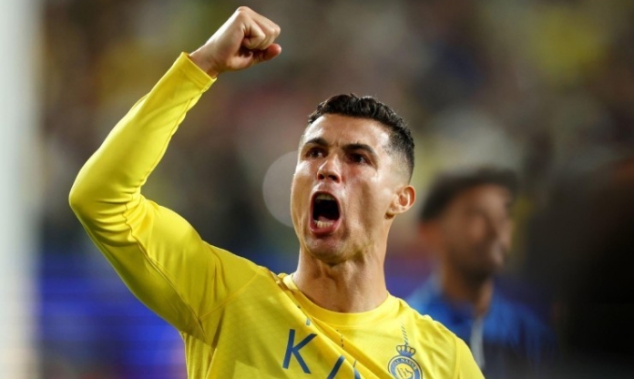 Cristiano Ronaldo từ chối nhận thưởng vì trọng tài