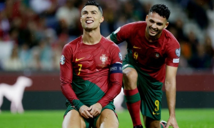 Thăng hoa với Bồ Đào Nha, Ronaldo có hành động khiến nguời hâm mộ vui như được mùa