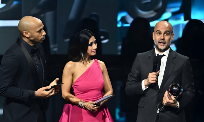 Pep bất lực đưa ra câu trả lời khi bị Thierry Henry hỏi khó, chọn Barca hay Man City?