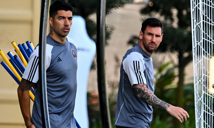 Suarez 'mắng mỏ' Messi trên sân tập vì hành động quá đà