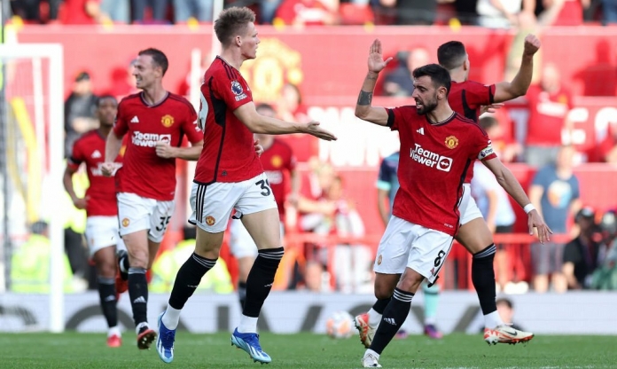 MU thắng ngược trong 3 phút cuối, Brentford câm lặng rời Old Trafford