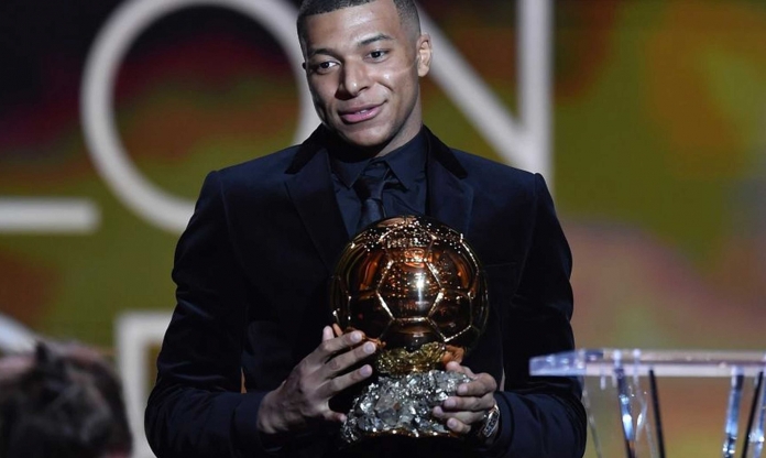 Vừa hụt Quả bóng vàng, Mbappe được PSG hậu thuẫn hết mức để phục thù