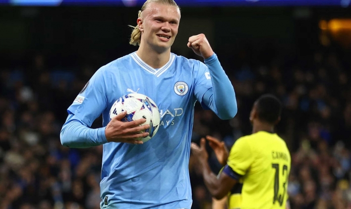 Bị Haaland hủy diệt, đối thủ của Man City làm hành động gây sốc giữa trận