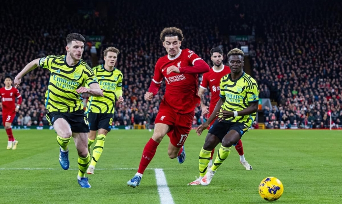 Hậu vệ Arsenal thừa nhận may mắn vì thoát phạt đền trước Liverpool