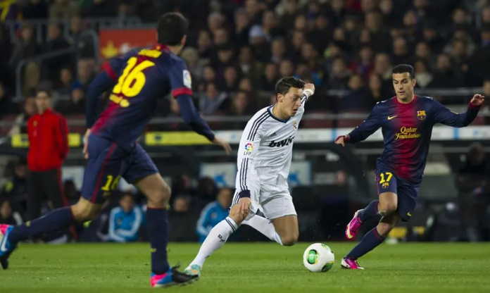 Mesut Ozil: Barca nên nhìn lại mình thay vì cứ phàn nàn về trọng tài