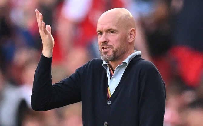 Ten Hag mỉa mai những huyền thoại MU chỉ trích ông đều không biết gì về bóng đá