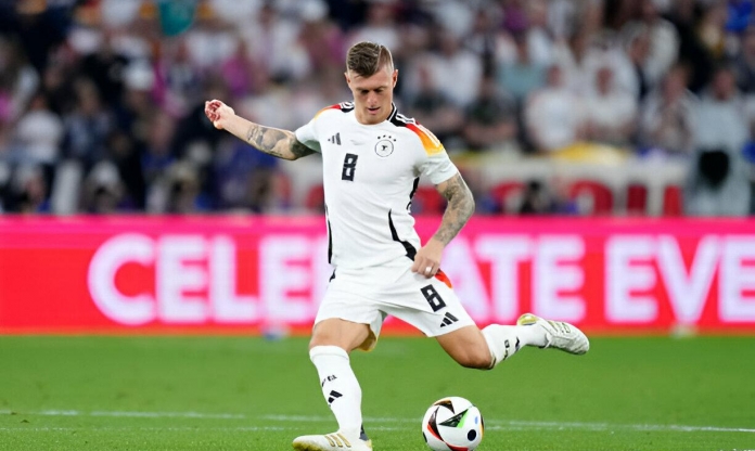 Toni Kroos gây sốt với màn trình diễn trước Scotland