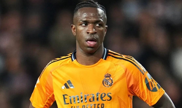 Vinicius gặp rắc rối ở quê nhà Brazil