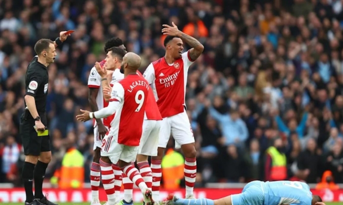 Trọng tài và VAR lại làm Arsenal thất vọng