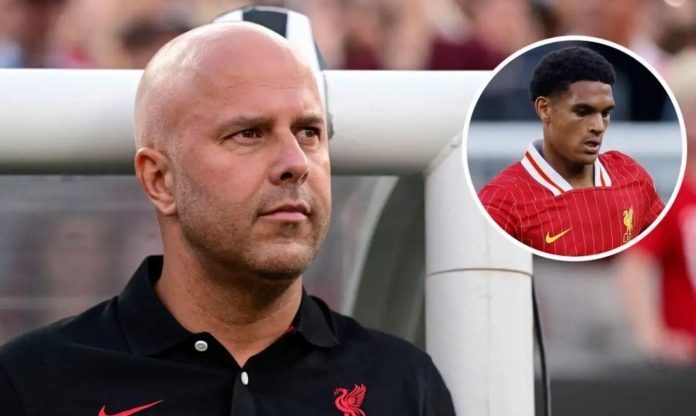 Thay Quansah, Slot ra tay chốt 'thần đồng phòng ngự' nức danh Hà Lan