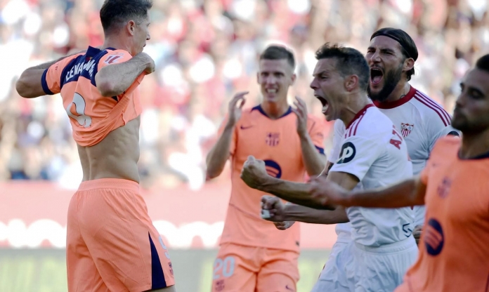 CĐV Barcelona nổi điên trước ngôi sao số 1 CLB