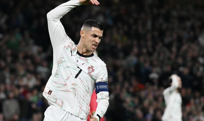 Tranh cãi thẻ đỏ của Cristiano Ronaldo