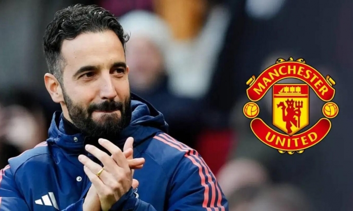 Vung 100 triệu Euro, MU dứt điểm xong siêu tiền vệ hàng đầu được Amorim mong chờ