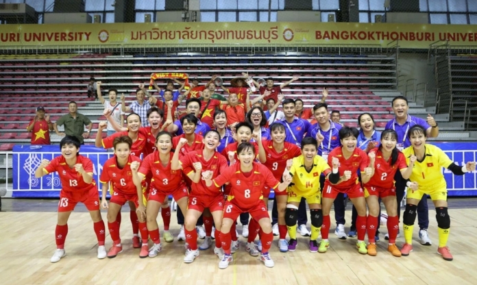CĐV Indonesia bùng nổ cảm xúc khi gặp Việt Nam ở chung kết SEA Games