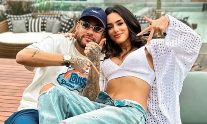 Chấn thương nhưng vẫn ngoại tình, Neymar bị bạn gái chia tay