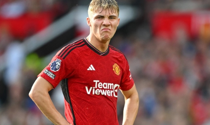 Hé lộ vấn đề của Hojlund, Ronaldo còn ở MU thì đã khác