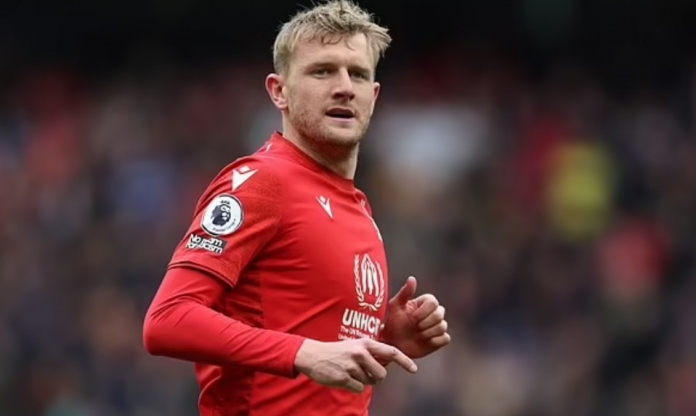 Mùa giải đang căng thẳng, đội Premier League bất ngờ đuổi hàng loạt trụ cột