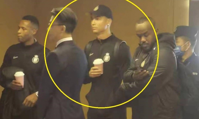 Ronaldo buồn bã rời Trung Quốc, nói luôn thời điểm trở lại