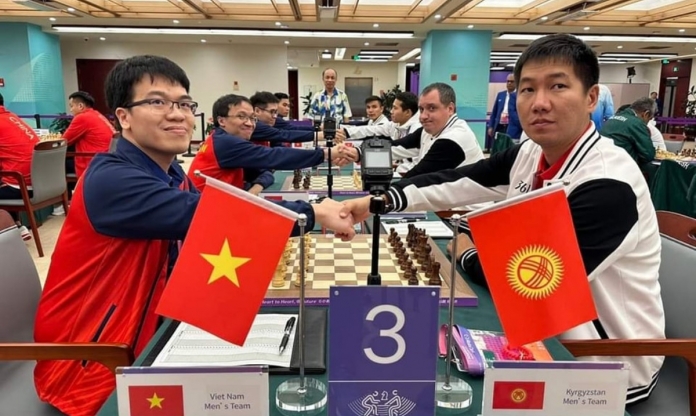 Lê Quang Liêm hòa, cờ vua Việt Nam vẫn áp sát HCV ASIAD 19