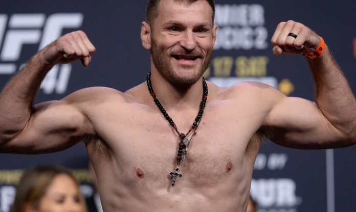Stipe Miocic: Việc hủy trận đấu với Jon Jones giống như bị 'đá vào người'