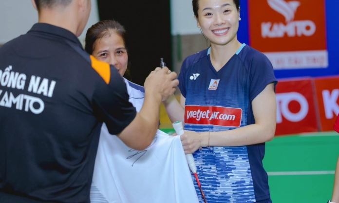 Nguyễn Thùy Linh ‘tươi như hoa’, giao lưu cùng các tài năng cầu lông nhí