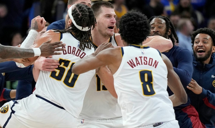 Nikola Jokic lập siêu phẩm không tưởng, Denver Nuggets ngược dòng ngoạn mục trước Golden State Warriors
