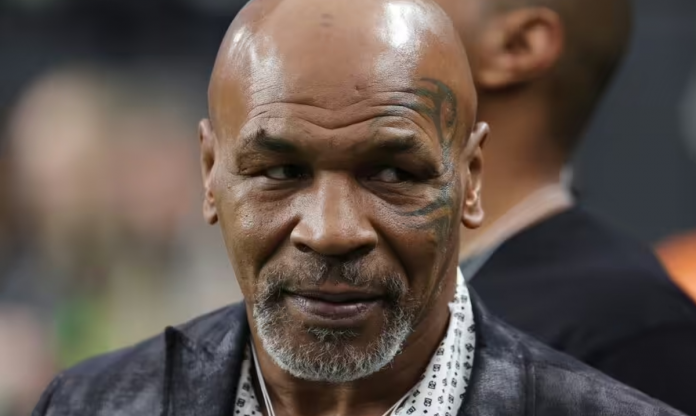 Mike Tyson gặp tình huống 'dở khóc dở cười' khi đi xem quần vợt