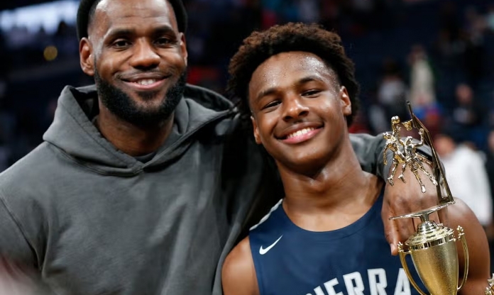 Nhà báo Mỹ bênh vực Bronny James trước những chỉ trích 'con ông cháu cha'