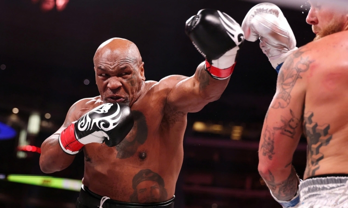 Mike Tyson buộc phải đấu với Jake Paul vì lí do ngỡ ngàng