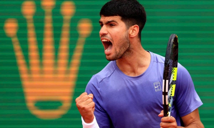 Alcaraz ngược dòng nghẹt thở, Tsitsipas dừng bước ở Monte Carlo