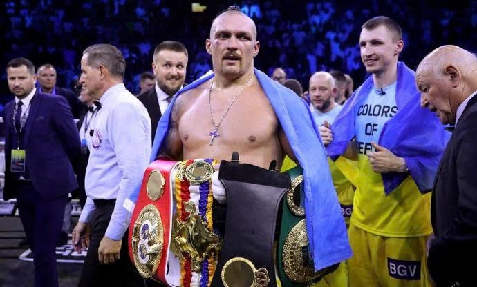 Oleksandr Usyk nghiêm túc cân nhắc đấu MMA với Jake Paul
