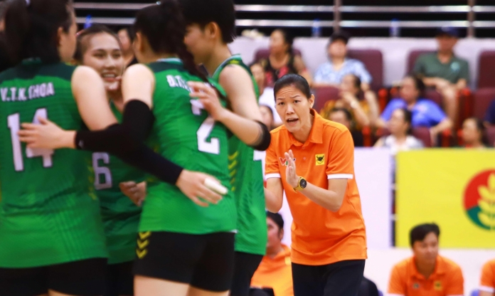 HLV Nguyễn Thị Ngọc Hoa đi vào lịch sử bóng chuyền Việt Nam