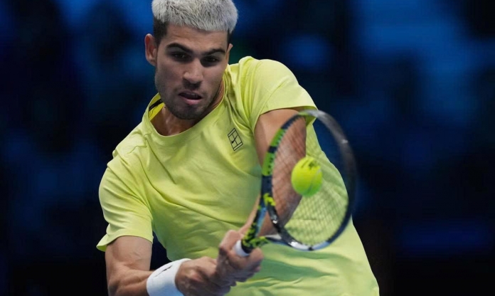 Alcaraz vào bán kết ATP Finals, chắc chắn giữ ngôi số 1 thế giới