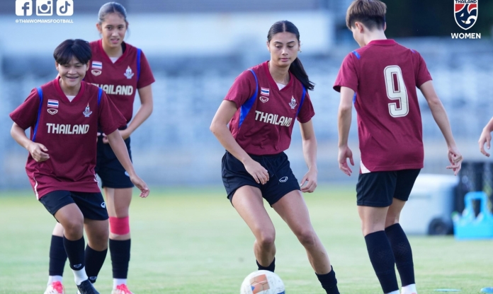 HLV ĐT Thái Lan bất ngờ đổi 'giáo án' trước trận gặp Singapore