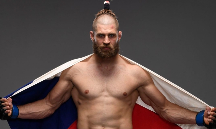 Nhà vô địch UFC đánh giá Jiri Prochazka nhỉnh hơn Alex Pereira trước thềm UFC 295