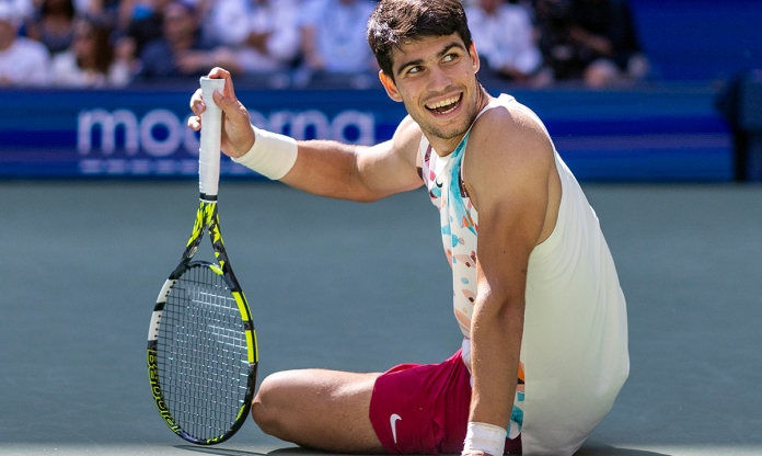 Cảm giác bóng không tốt, Carlos Alcaraz thất bại trong ngày ra quân ATP Finals 2023