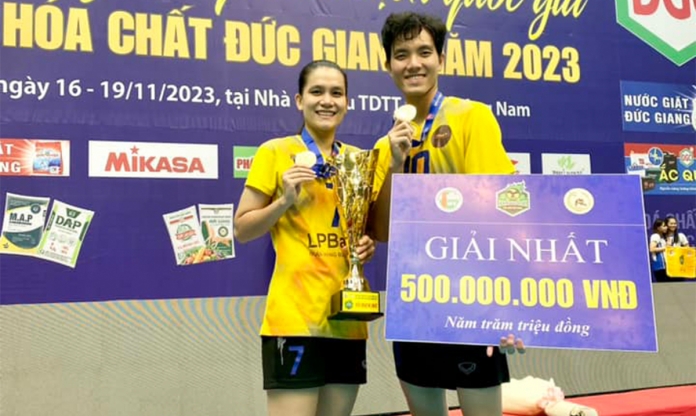 Báo Thái Lan thêm một lần nữa săm soi giới tính của Bích Tuyền