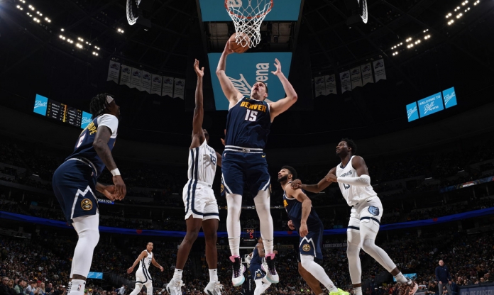 Diệt gọn Memphis Grizzlies, Nikola Jokic đi vào lịch sử với thành tích không tưởng