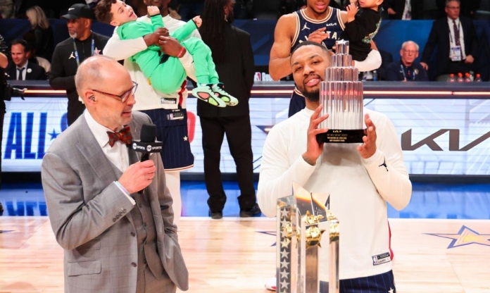 Nhận danh hiệu MVP All-Star 2024, siêu sao Damian Lillard đi vào lịch sử NBA