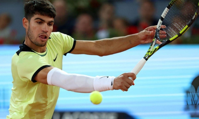 Thua ngược Andrey Rublev, Carlos Alcaraz thành cựu vương Madrid Open