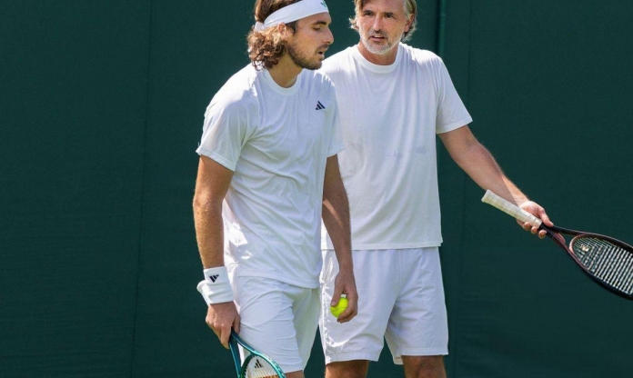 Thầy cũ Djokovic chê thẳng mặt Tsitsipas