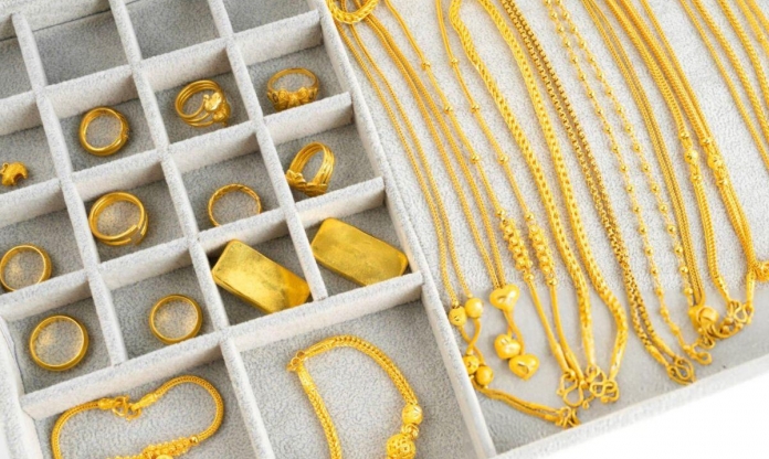 Giá vàng hôm nay trưa 8/8: Vàng trong nước lập đỉnh