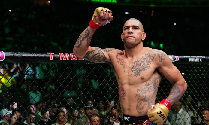 'Khamzat Chimaev không có cửa trước Alex Pereira'