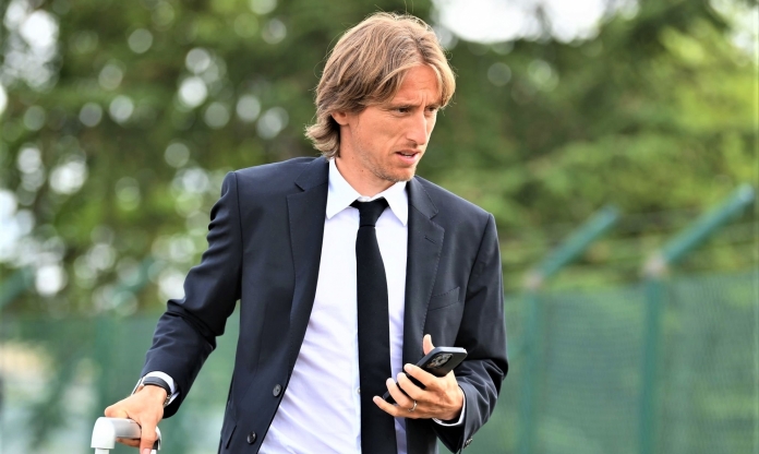 Tạm biệt Modric, Real Madrid chốt chiêu mộ 'siêu tiền vệ' châu Âu?