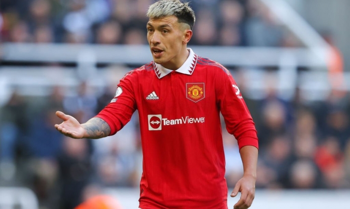 Lisandro Martinez cảnh báo các ngôi sao MU trước Everton
