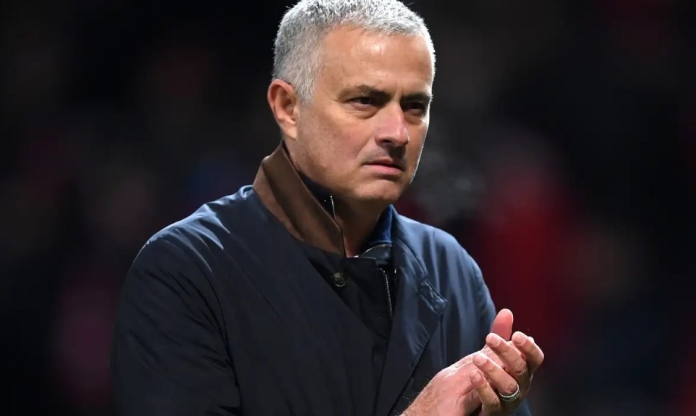 Cập bến 'gã khổng lồ', HLV Mourinho chốt chiêu mộ siêu sao số 1 MU?