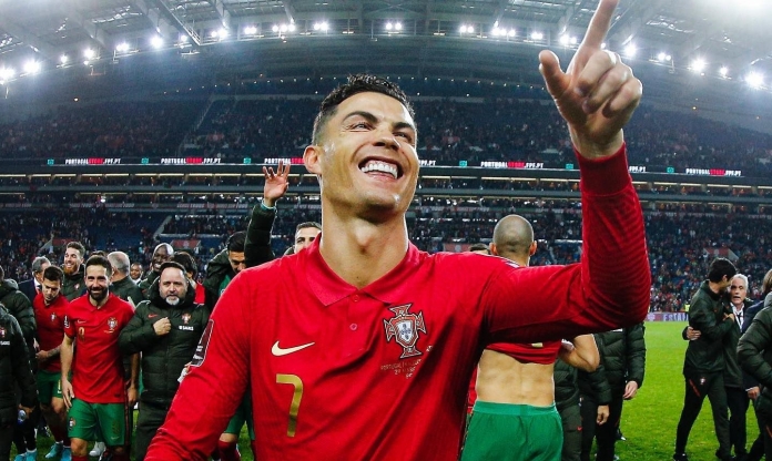 Lịch sử vẫy gọi, Ronaldo tiết lộ về ĐT Bồ Đào Nha khiết tất cả vỡ òa