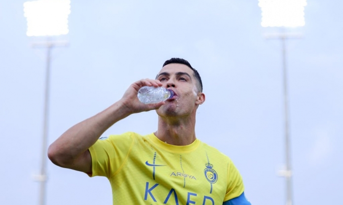 Ronaldo ăn mừng, trong ngày Inter Miami của Messi thua thảm