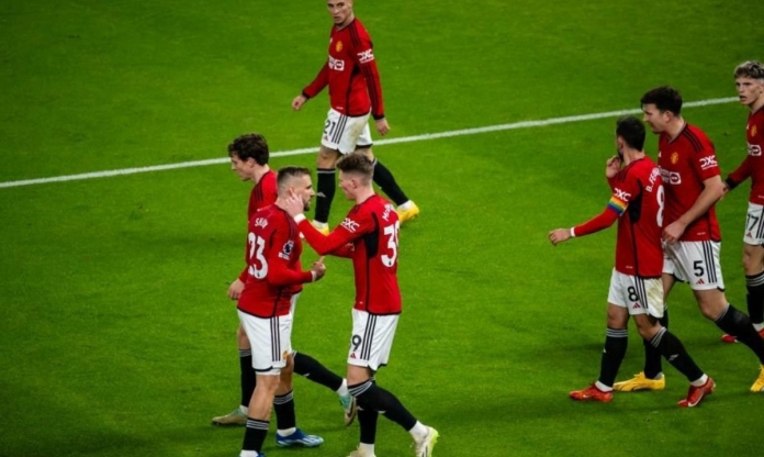 CĐV MU phản ứng dữ dội với một ngôi sao trong trận gặp Chelsea
