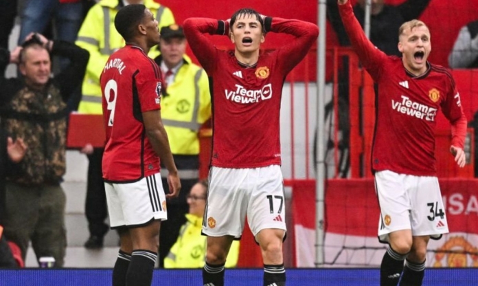 Ten Hag nhận 'cơn mưa chỉ trích' sau quyết định khó hiểu